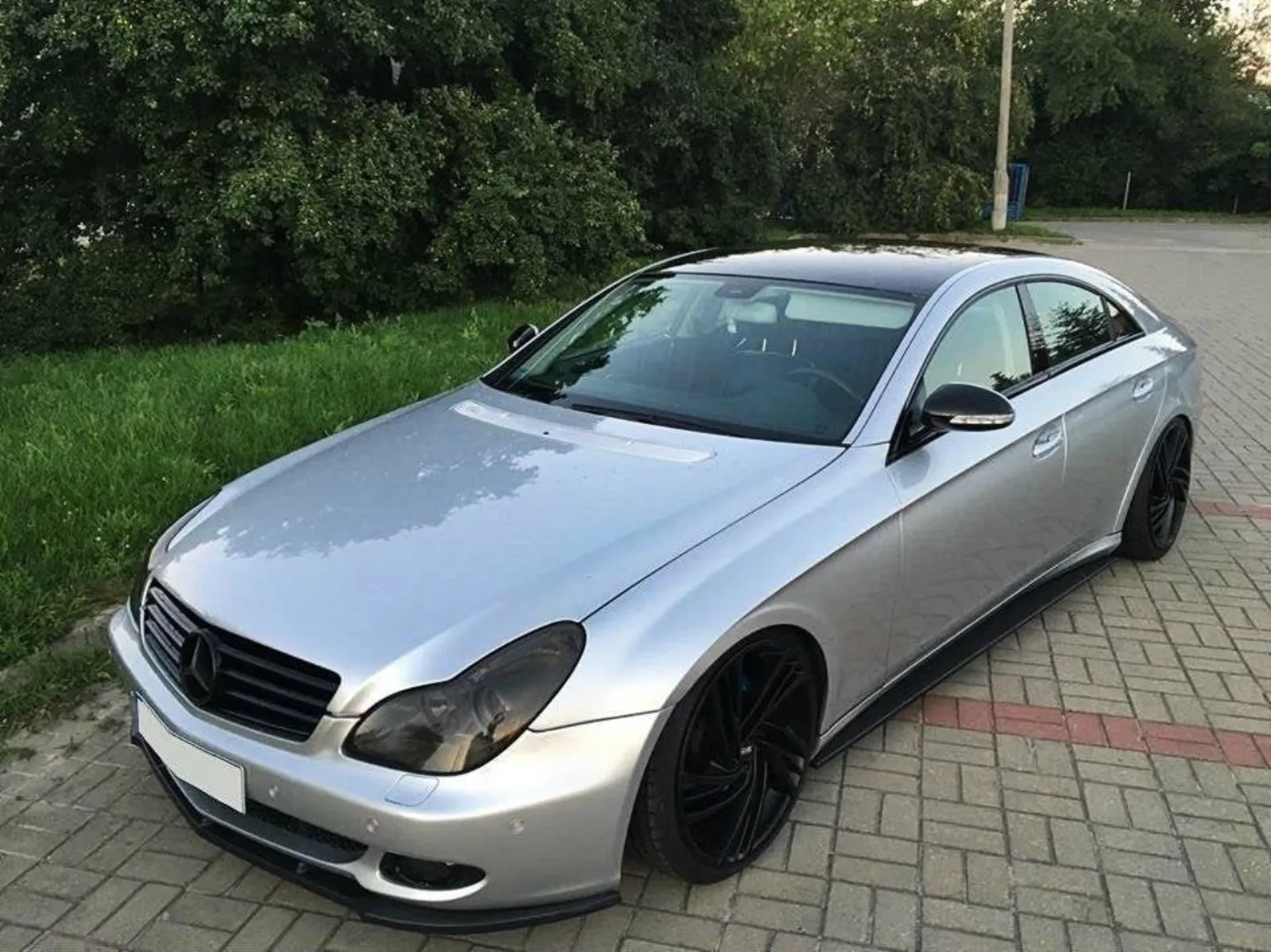 Front Splitter compatible with Mercedes CLS C219 Standard Bumper