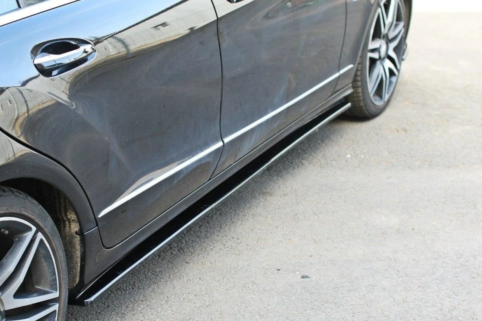 Side Skirts Diffusers V.1 compatible with Mercedes-Benz CLS C218