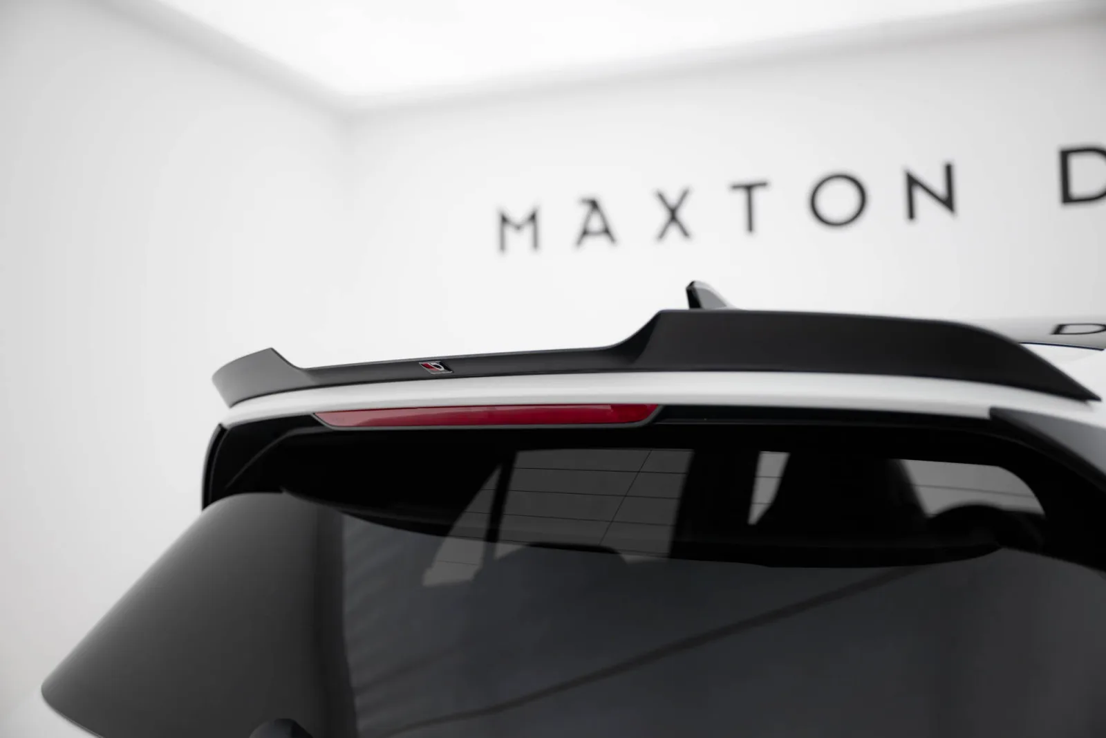 Spoiler Cap V.2 compatible with Volkswagen Golf GTI / GTE / GTD / R-Line / R Mk8