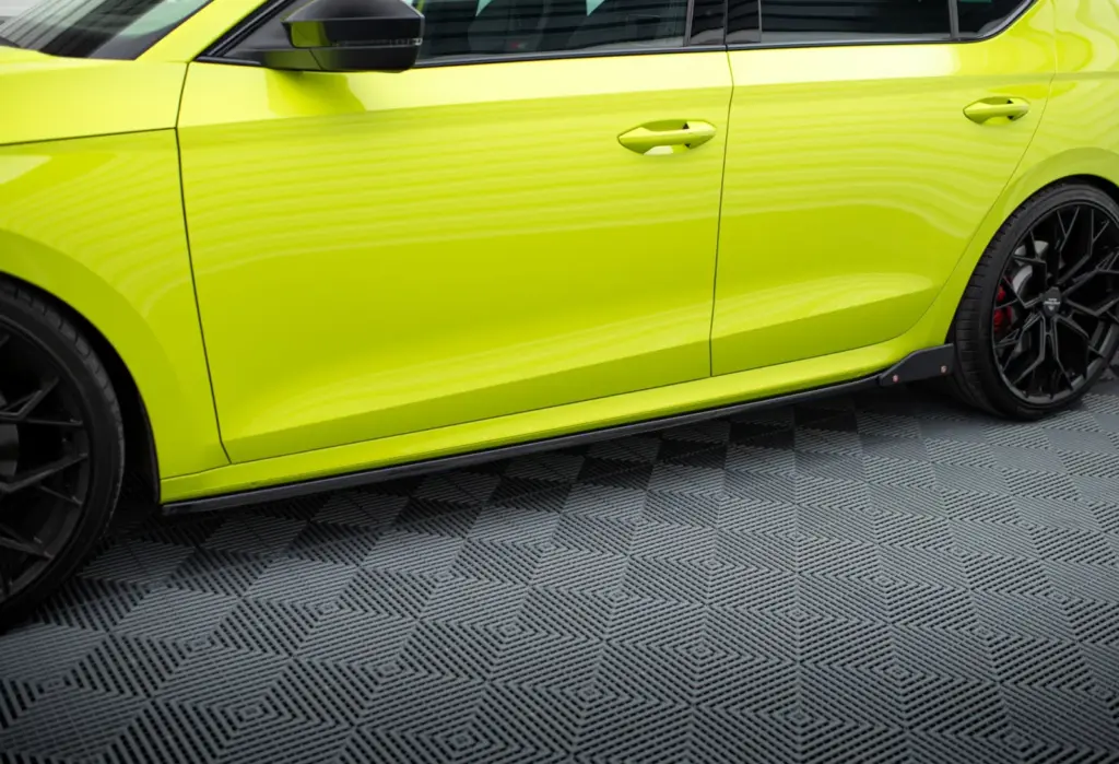 Side Skirts Diffusers V.2 + Flaps compatible with Skoda Octavia RS Liftback / Combi Mk4