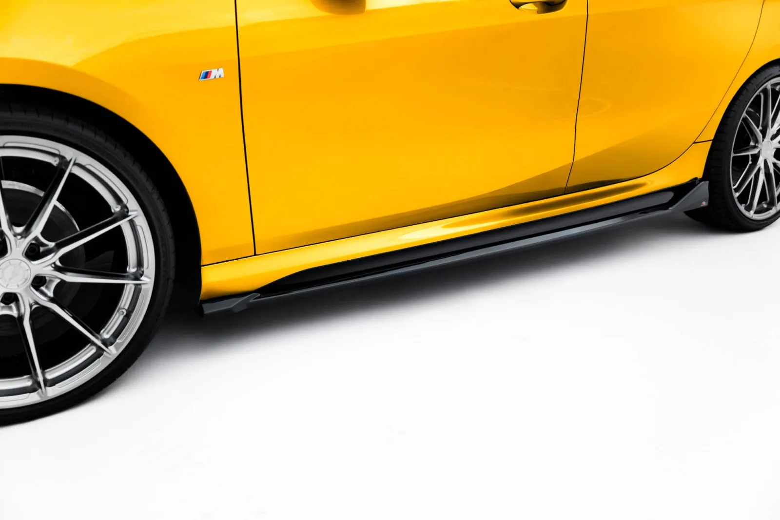 Side Skirts Diffusers V.2 compatible with BMW 1 M-Pack F70