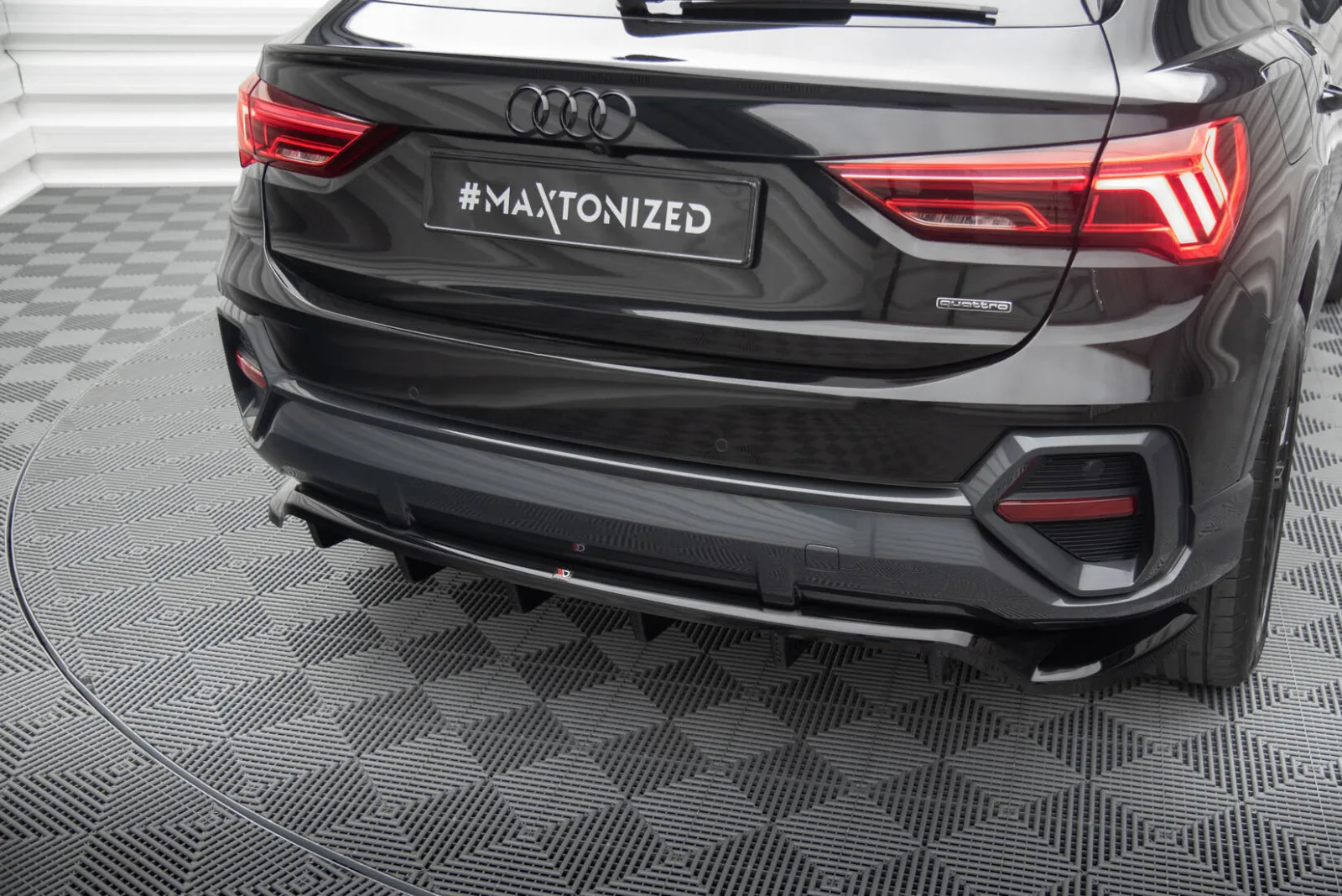 Rear Splitter (With Diffuser) compatible with Audi Q3 Sportback F3