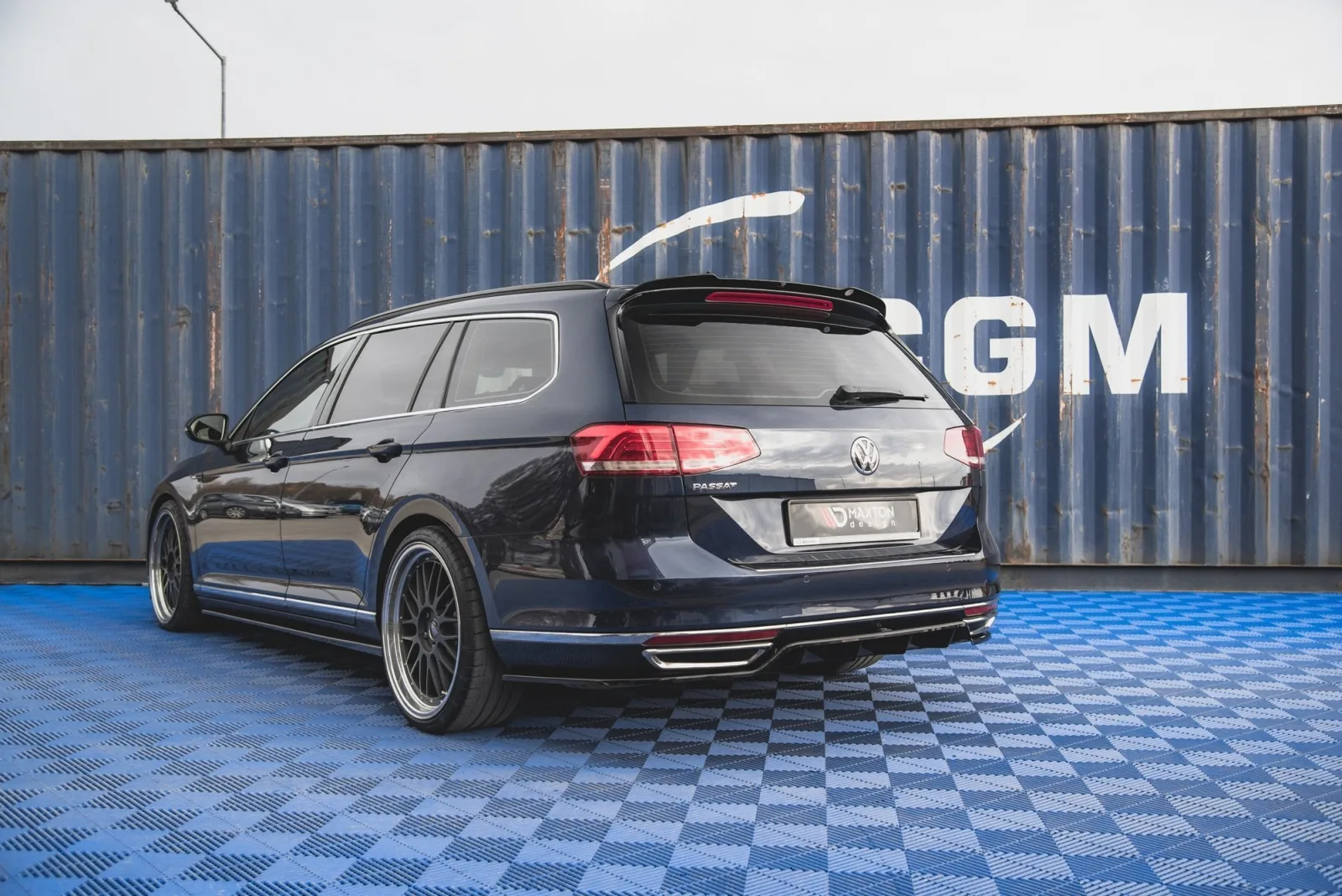 Rear Splitter (With Diffuser) compatible with Volkswagen Passat B8