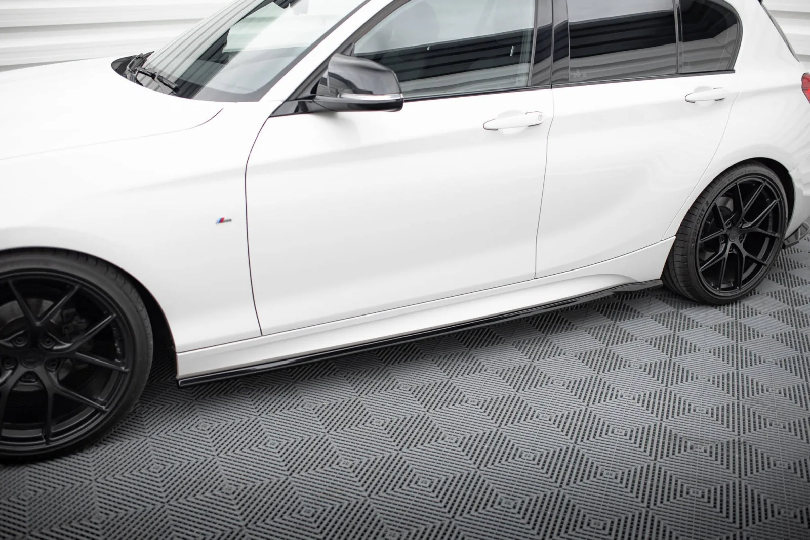 Side Skirts Diffusers V.5 compatible with BMW 1 M-Pack / M140i F20 Facelift