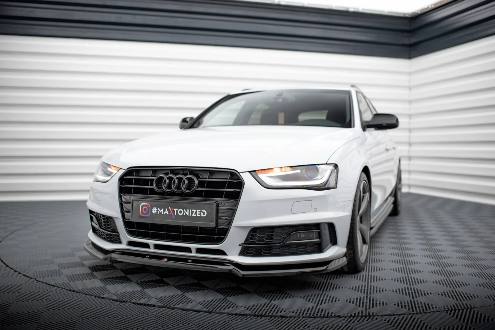 Front Splitter V.2 compatible with Audi A4 Competition B8 Facelift