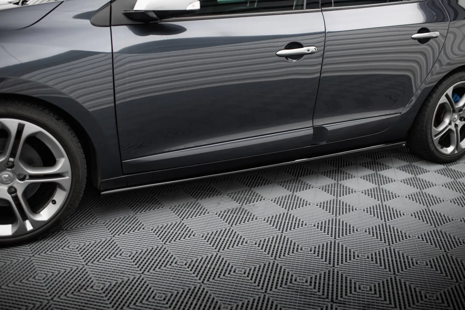 Side Skirts Diffusers compatible with Renault Megane GT MK3 Facelift