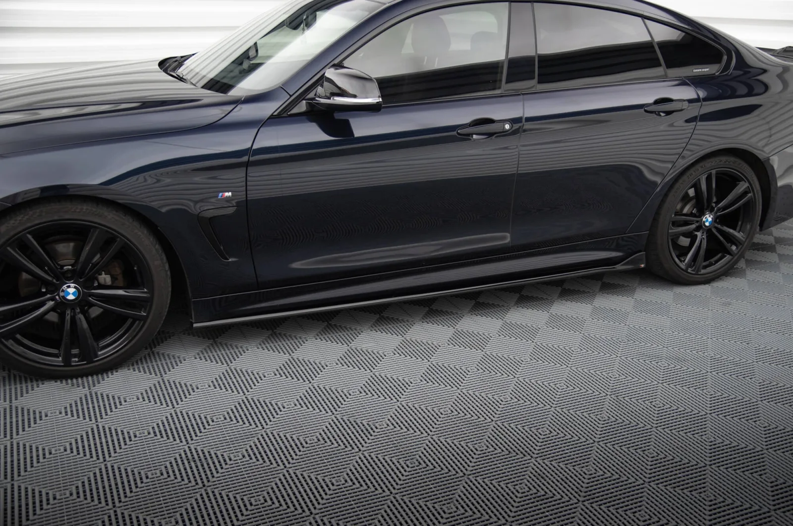 Side Skirts Diffusers V.3 compatible with BMW 4 Coupe / Gran Coupe / Cabrio M-Pack F32 / F36 / F33