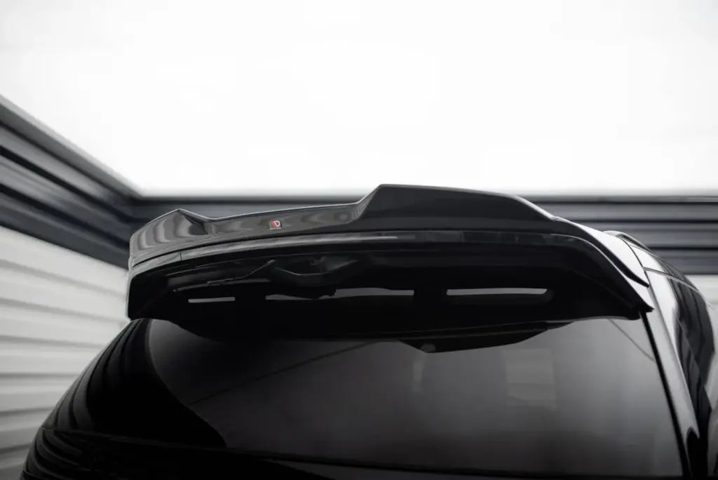Spoiler Cap 3D compatible with Land Rover Discovery HSE Mk5