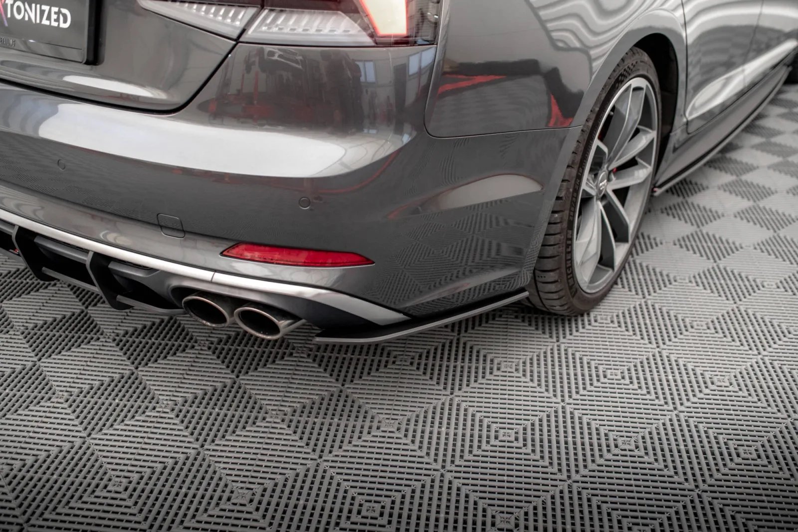 Rear Side Splitters Street Pro compatible with Audi S5 Sportback F5