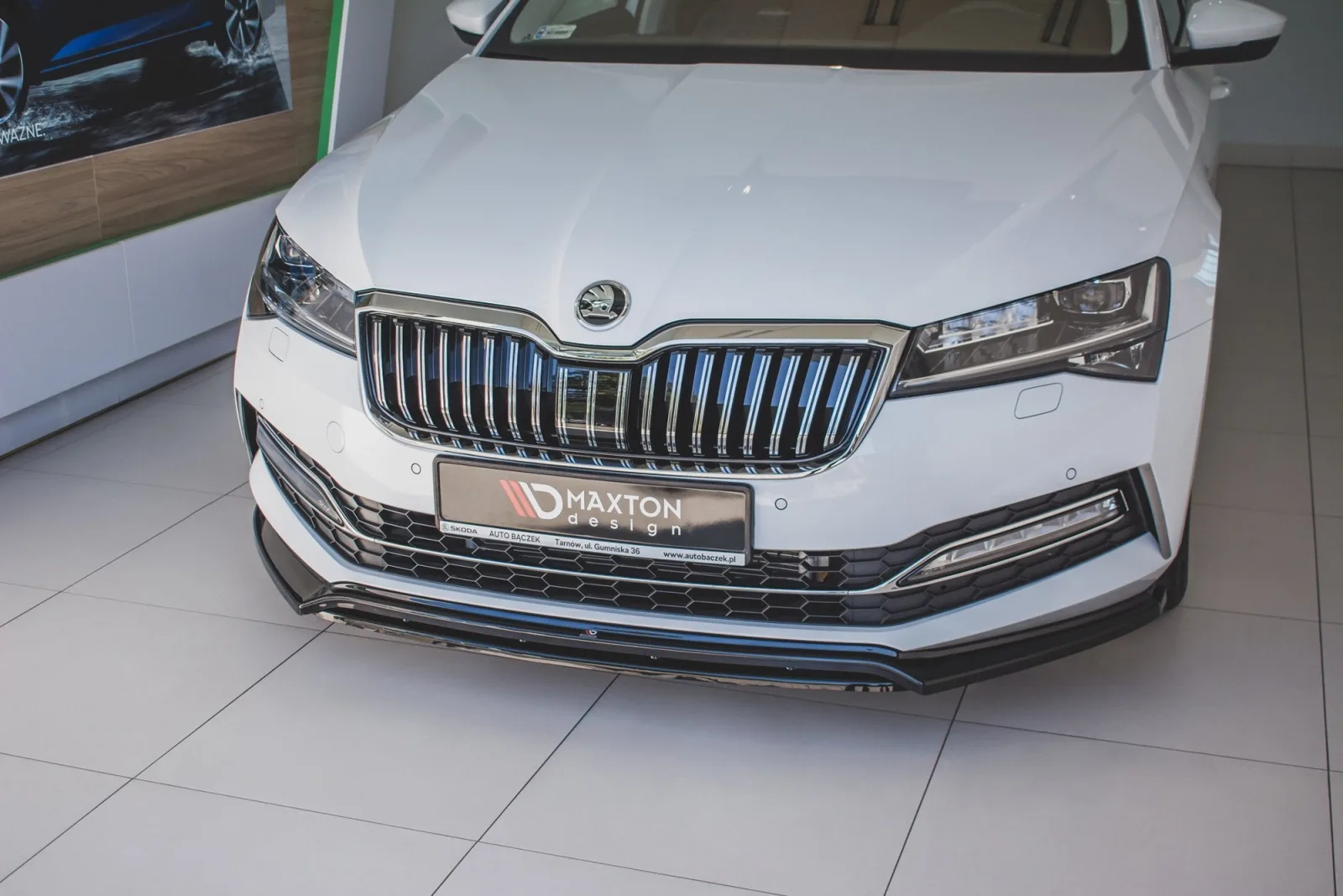 Front Splitter V.3 compatible with Skoda Superb Liftback / Combi Mk3 Facelift
