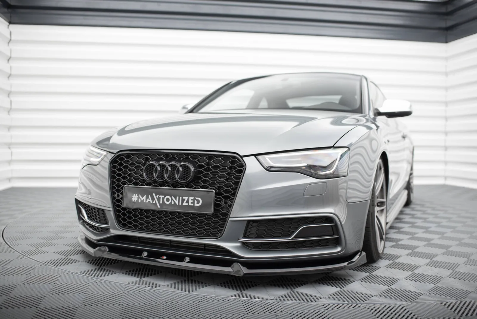Front Splitter V.3 compatible with Audi S5 / A5 S-Line 8T Facelift