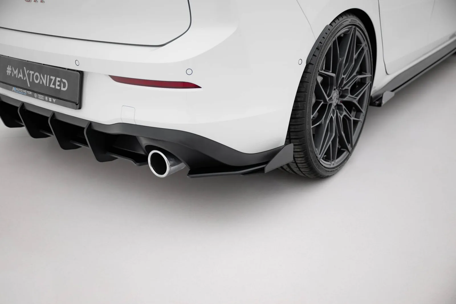 Rear Side Splitters Street Pro + Flaps compatible with Volkswagen Golf GTI / GTE / R-Line Mk8