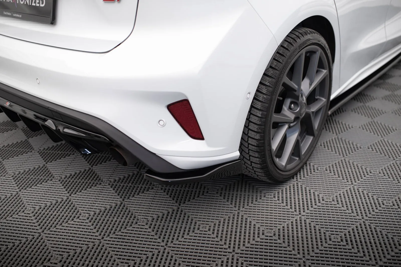Rear Side Splitters V.2 compatible with Ford Focus Hatchback ST Mk4