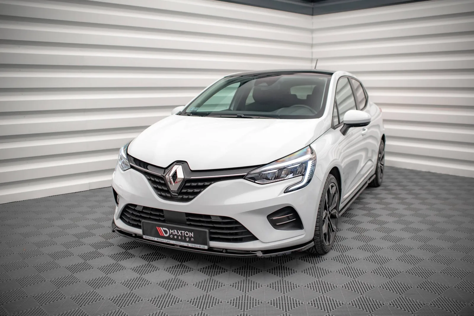 Front Splitter V.2 compatible with Renault Clio Mk5