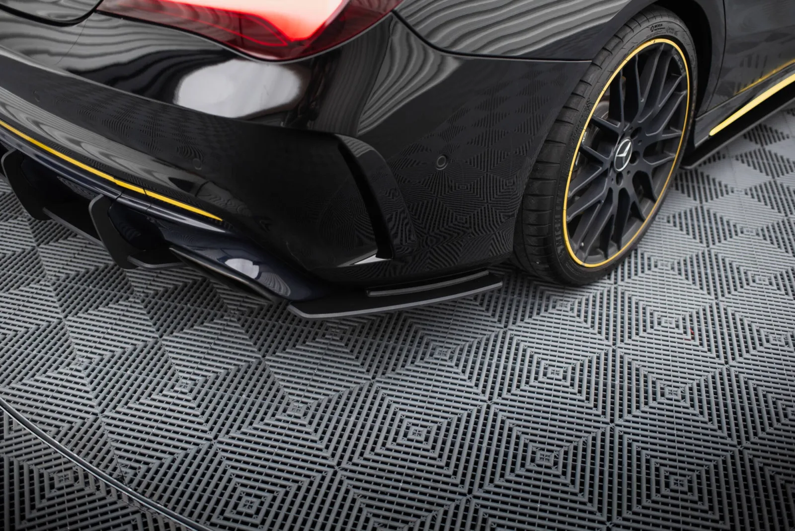 Rear Side Splitters Street Pro compatible with Mercedes-AMG CLA 45 C117 Facelift