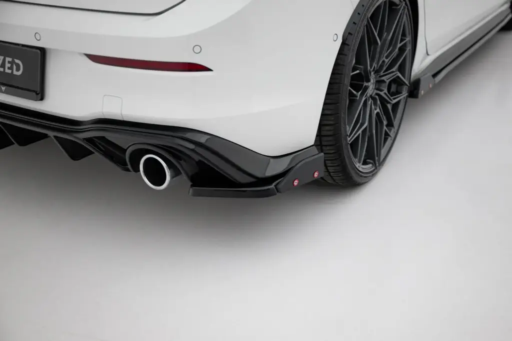 Rear Side Splitters V.4 + Flaps compatible with Volkswagen Golf GTI / GTE Mk8