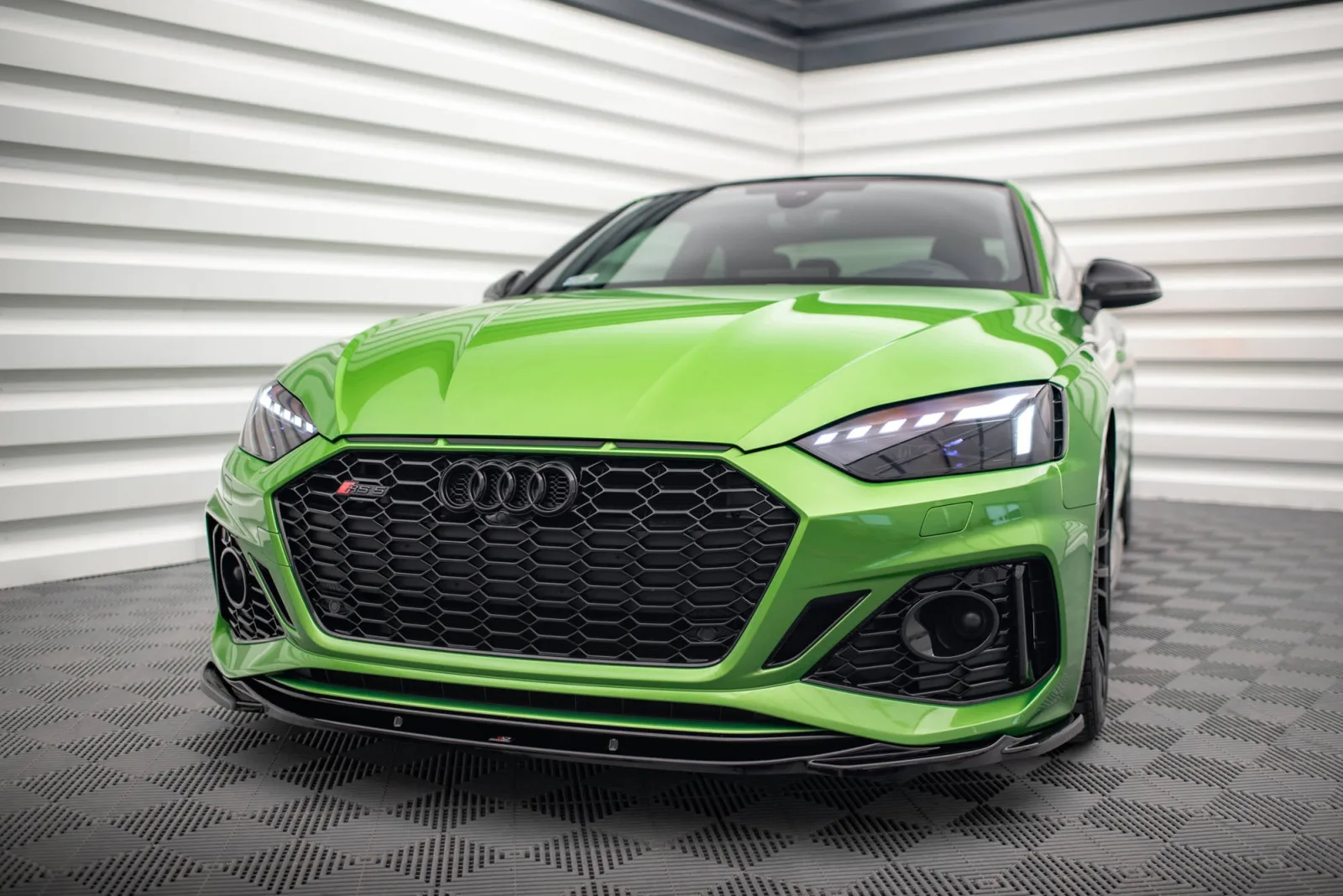 Front Splitter V.3 compatible with Audi RS5 F5 Facelift