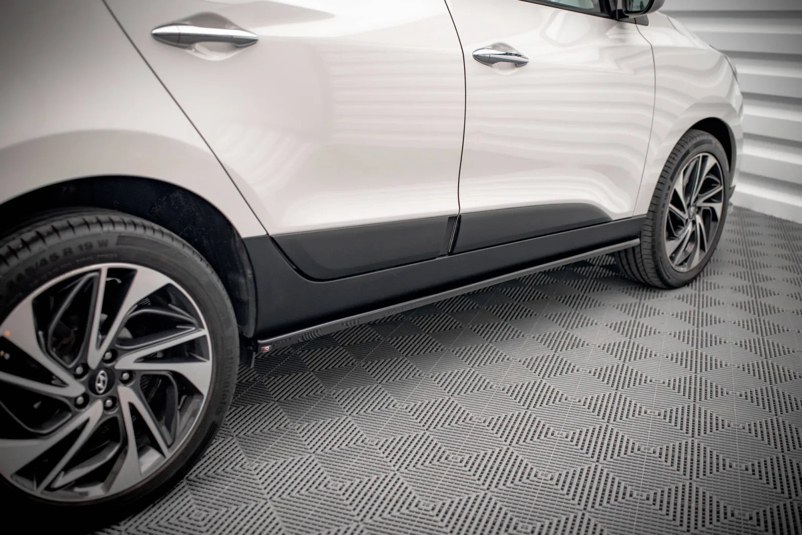 Side Skirts Diffusers compatible with Hyundai ix35 Mk1