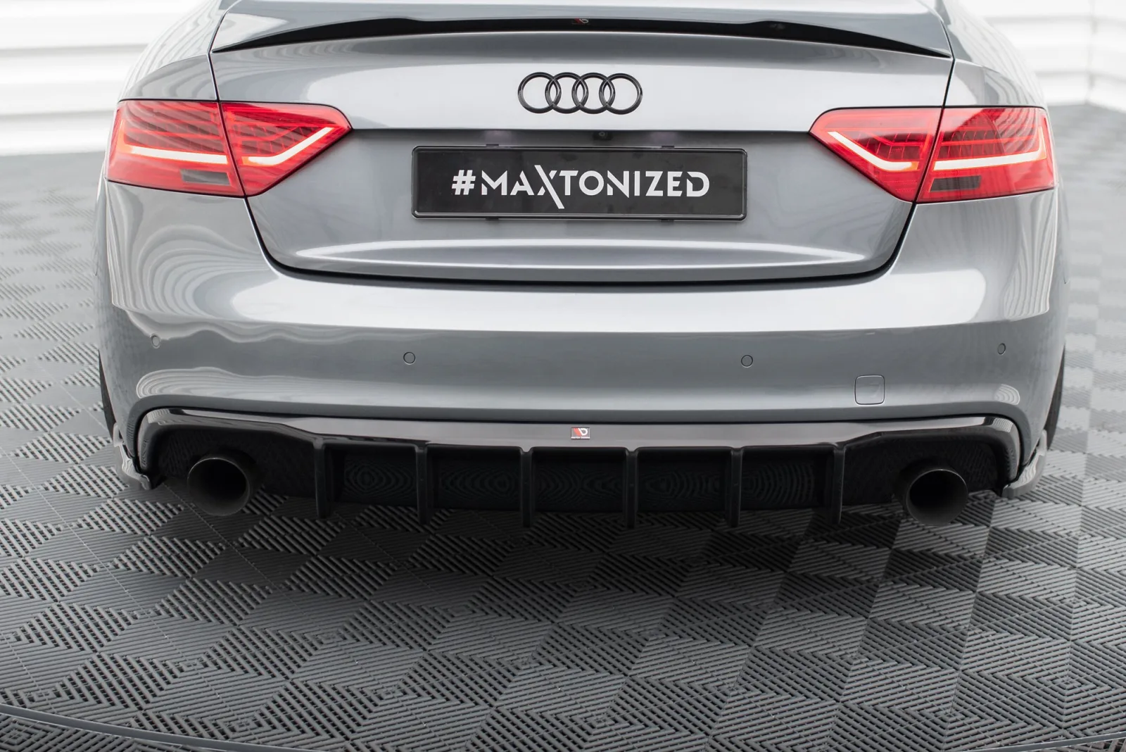 Rear Valance compatible with Audi S5 / A5 S-Line 8T Facelift (Version with single exhausts on both sides)