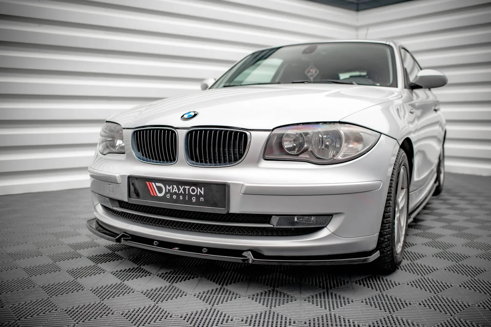 Front Splitter V.3 compatible with BMW 1 E81 Facelift