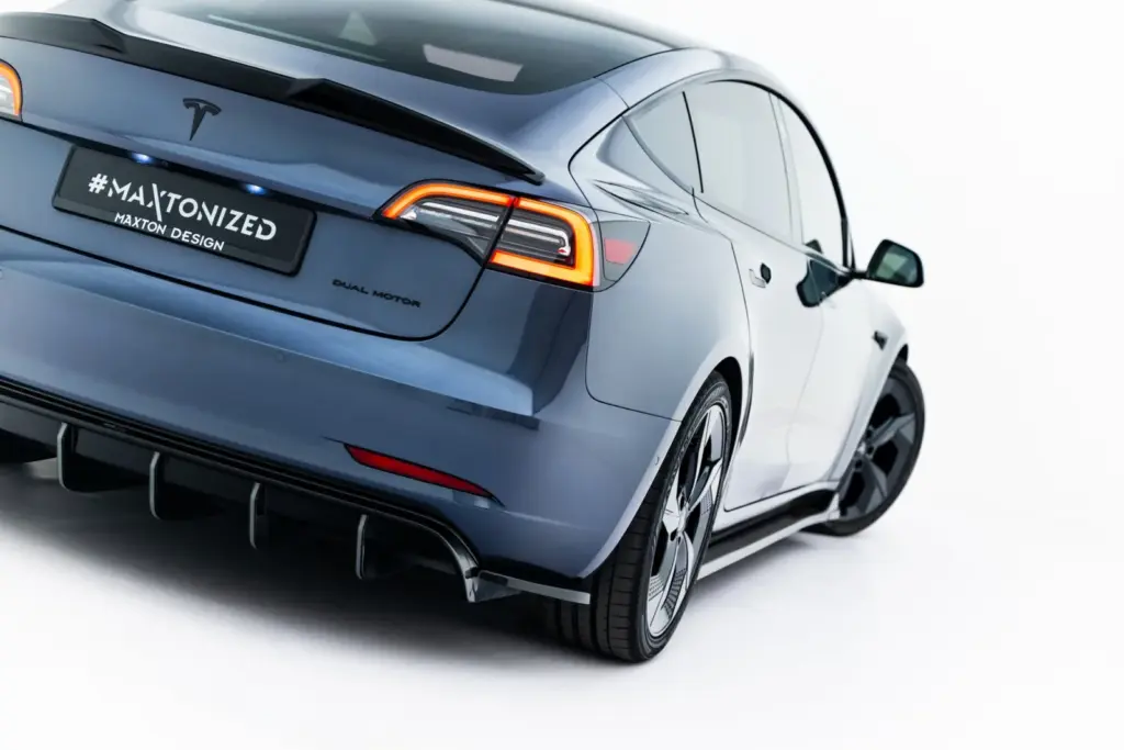 Rear Side Splitters V.2 compatible with Tesla Model 3