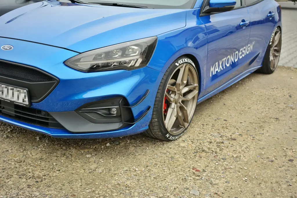 Canards compatible with Ford Focus ST / ST-Line Mk4