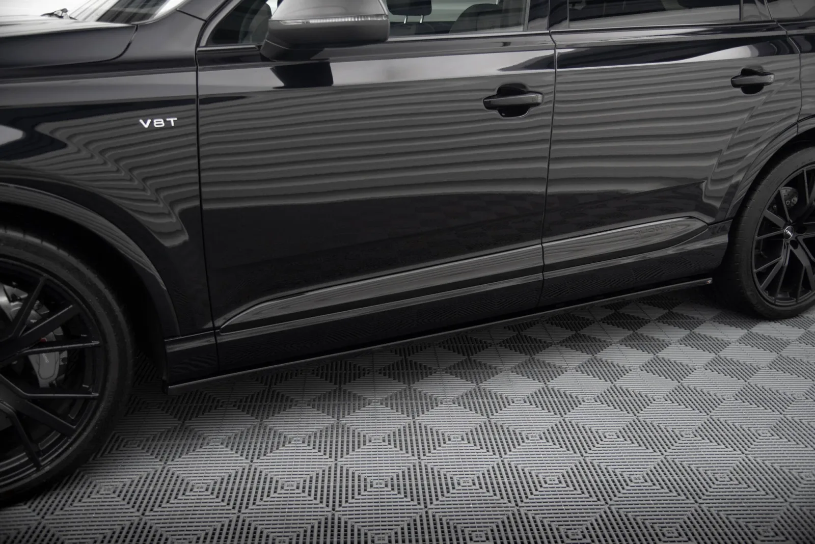 Side Skirts Diffusers V.2 compatible with Audi SQ7 / Q7 S-Line Mk2