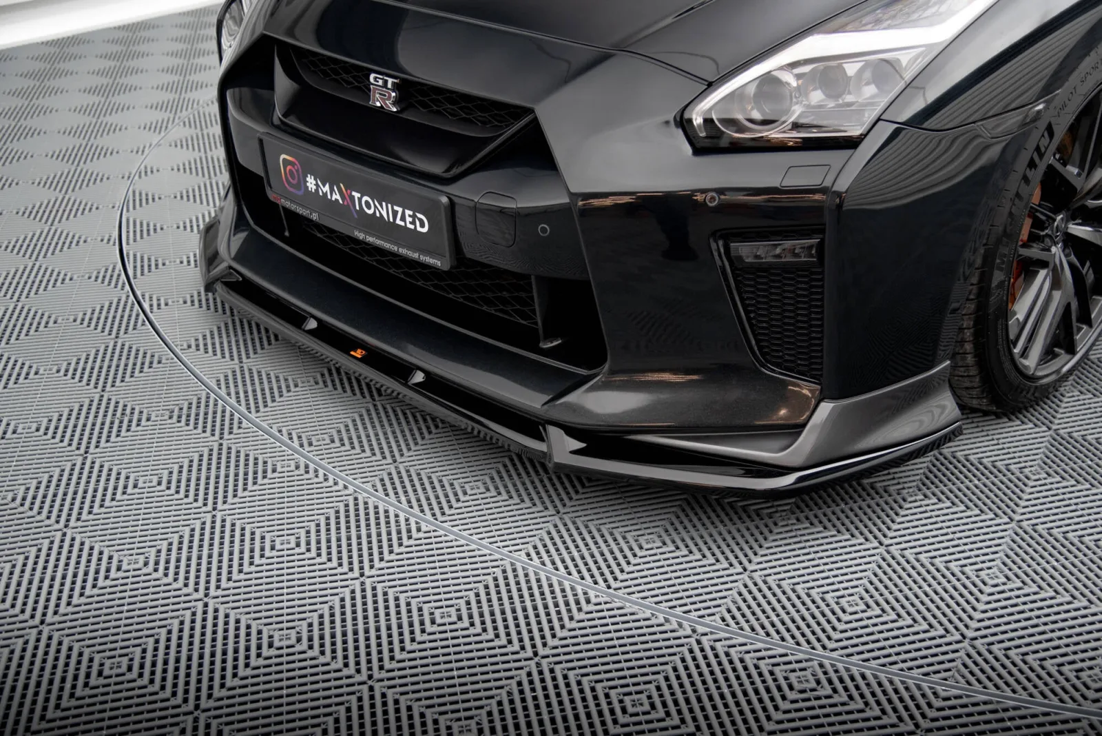 Front Splitter V.2 compatible with Nissan GTR R35 Facelift