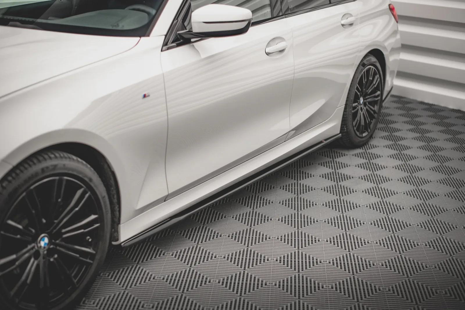 Side Skirts Diffusers V.2 compatible with BMW 3 G20 / G21 M-Pack
