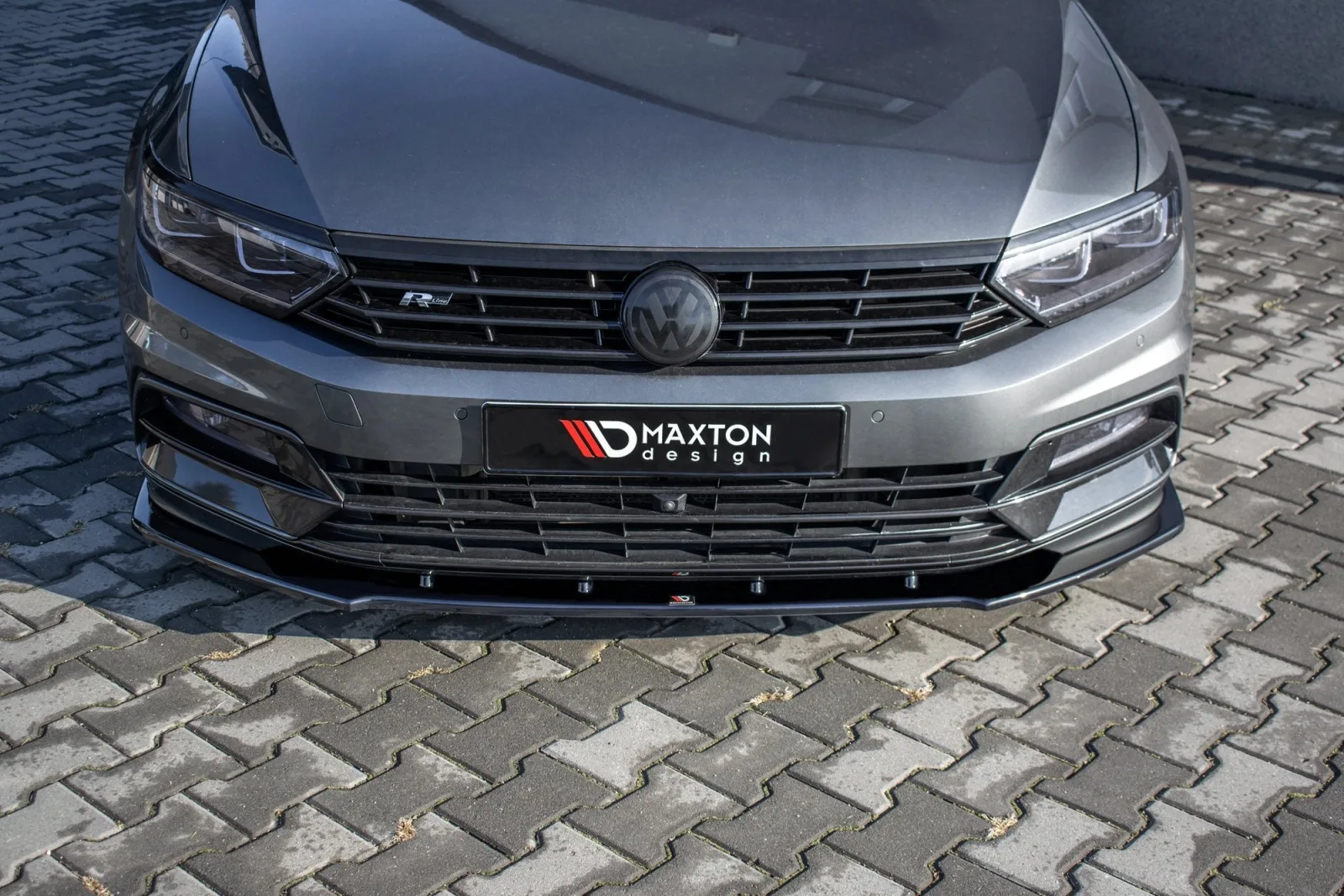 Front Splitter V.1 compatible with Volkswagen Passat R-Line B8