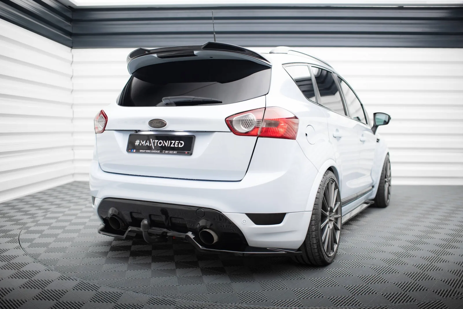 Rear Splitter (With Diffuser) compatible with Ford Kuga ST Mk1