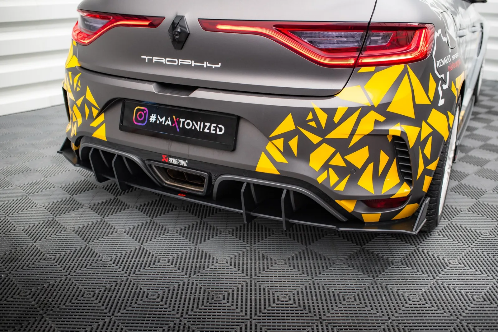 Rear Diffuser Street Pro compatible with Renault Megane RS Mk4