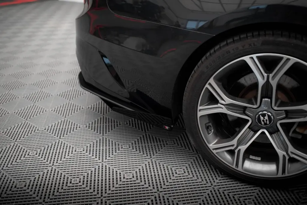 Rear Side Flaps compatible with Kia Stinger GT-Line Mk1