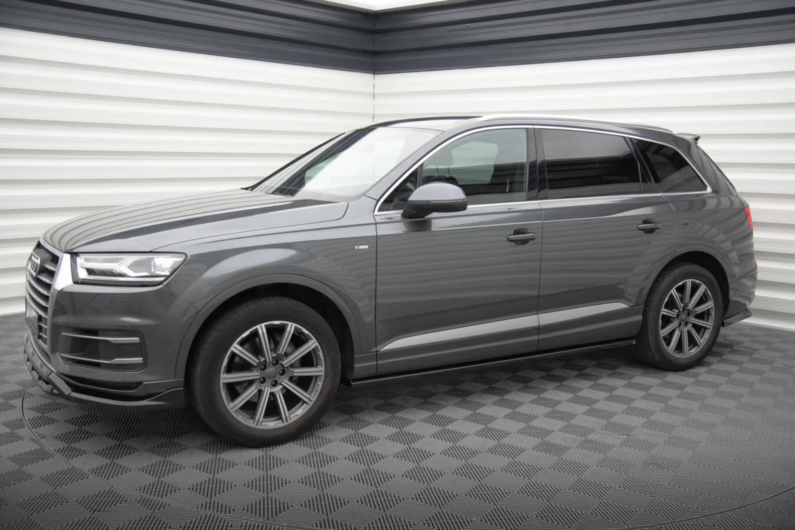 Set of Splitters compatible with Audi Q7 Mk2