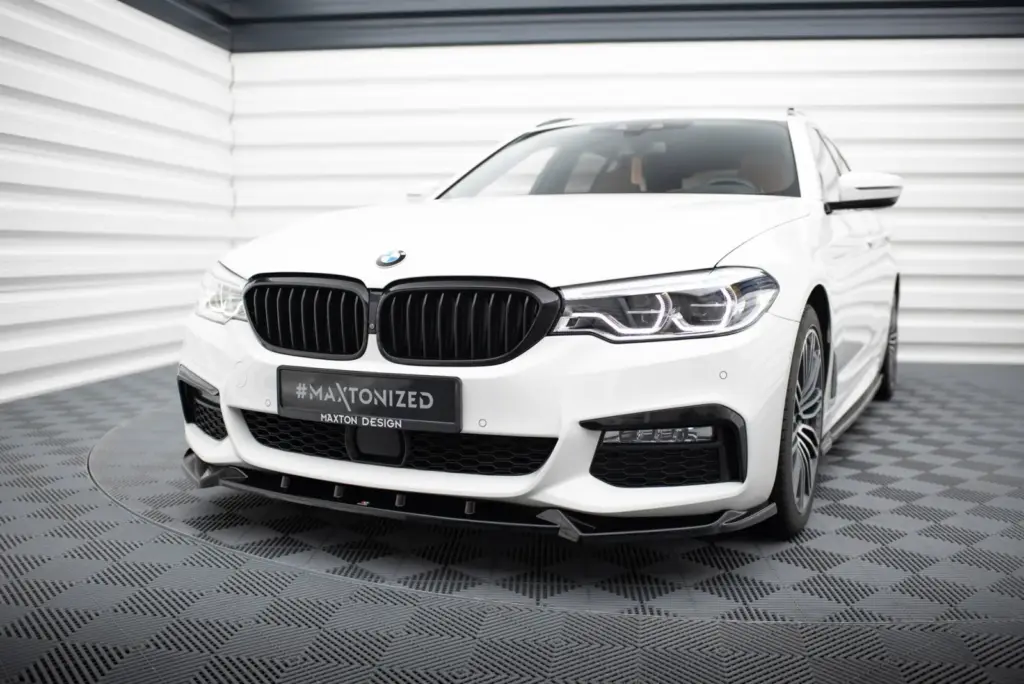 Front Splitter V.4 compatible with BMW 5 M-Pack / M550d / M550i G30/ G31 M-Pack