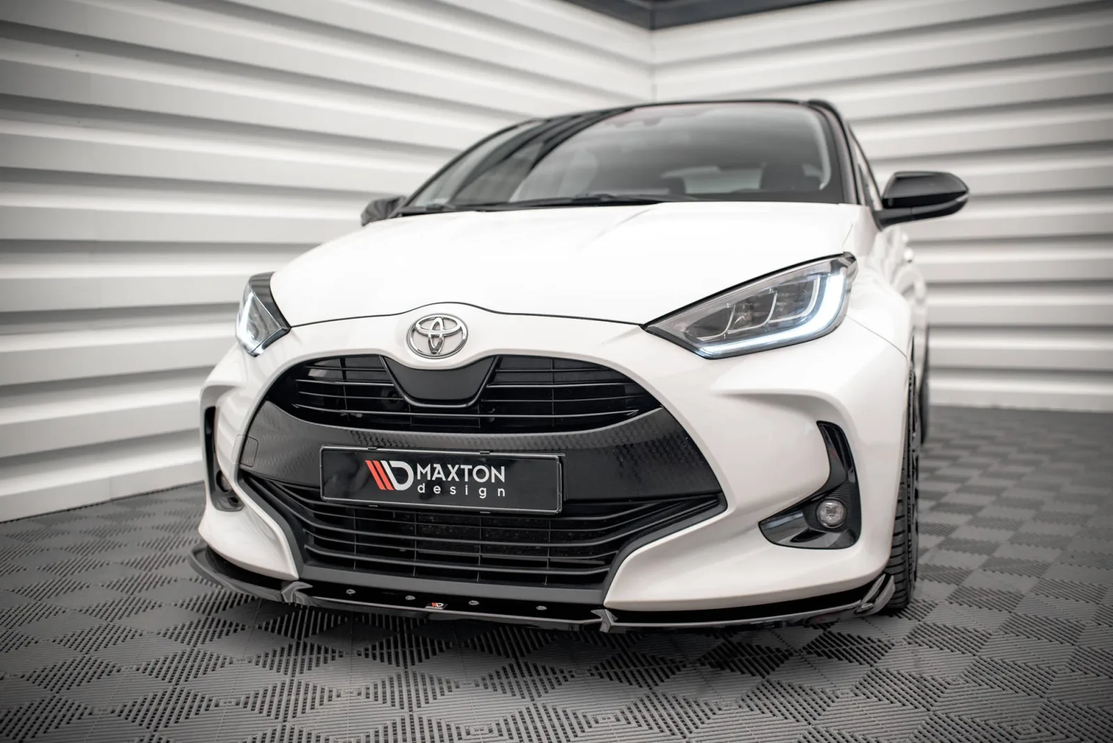 Front Splitter V.2 compatible with Toyota Yaris Mk4