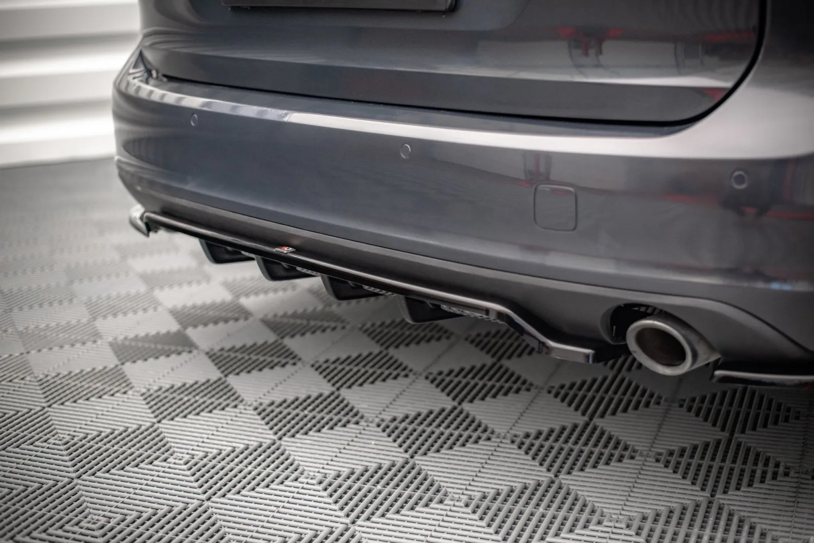 Rear Splitter (With Diffuser) V.1 compatible with Volvo V90 Mk2