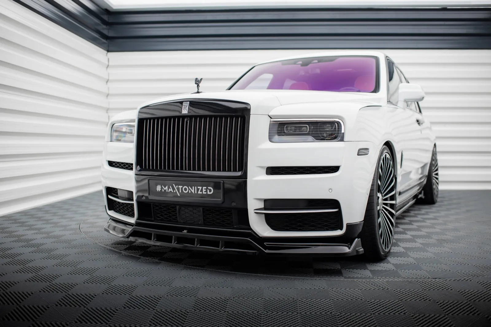 Front Splitter compatible with Rolls Royce Cullinan