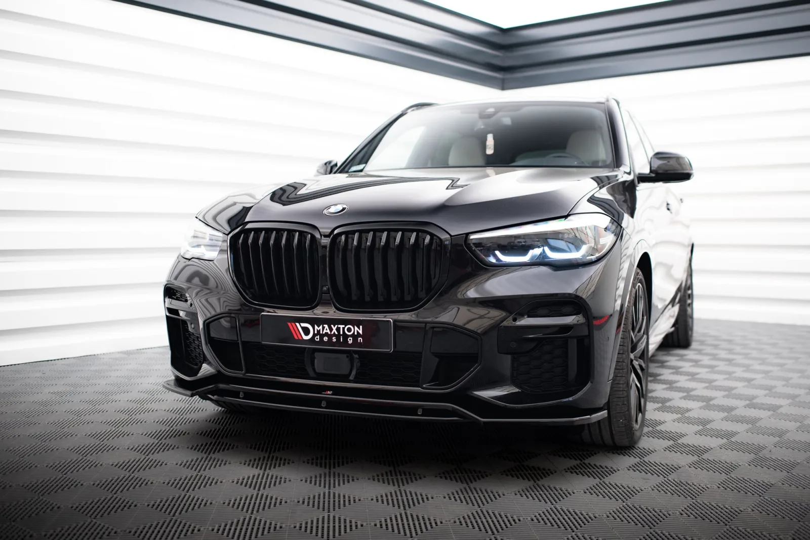 Front Splitter compatible with BMW X5 G05 M-pack