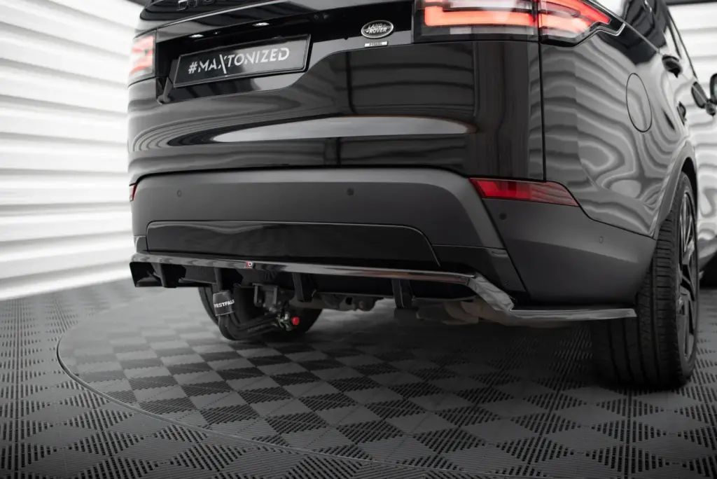 Rear Splitter (With Diffuser) compatible with Land Rover Discovery HSE Mk5