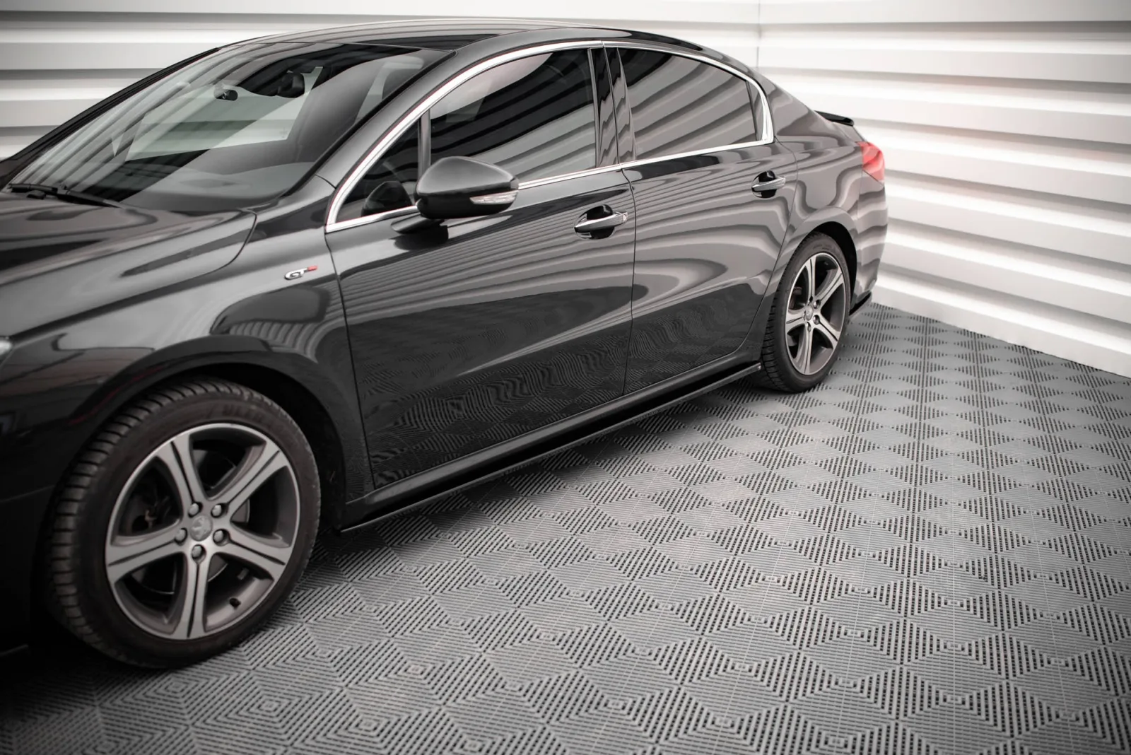 Side Skirts Diffusers compatible with Peugeot 508 GT Mk1 Facelift