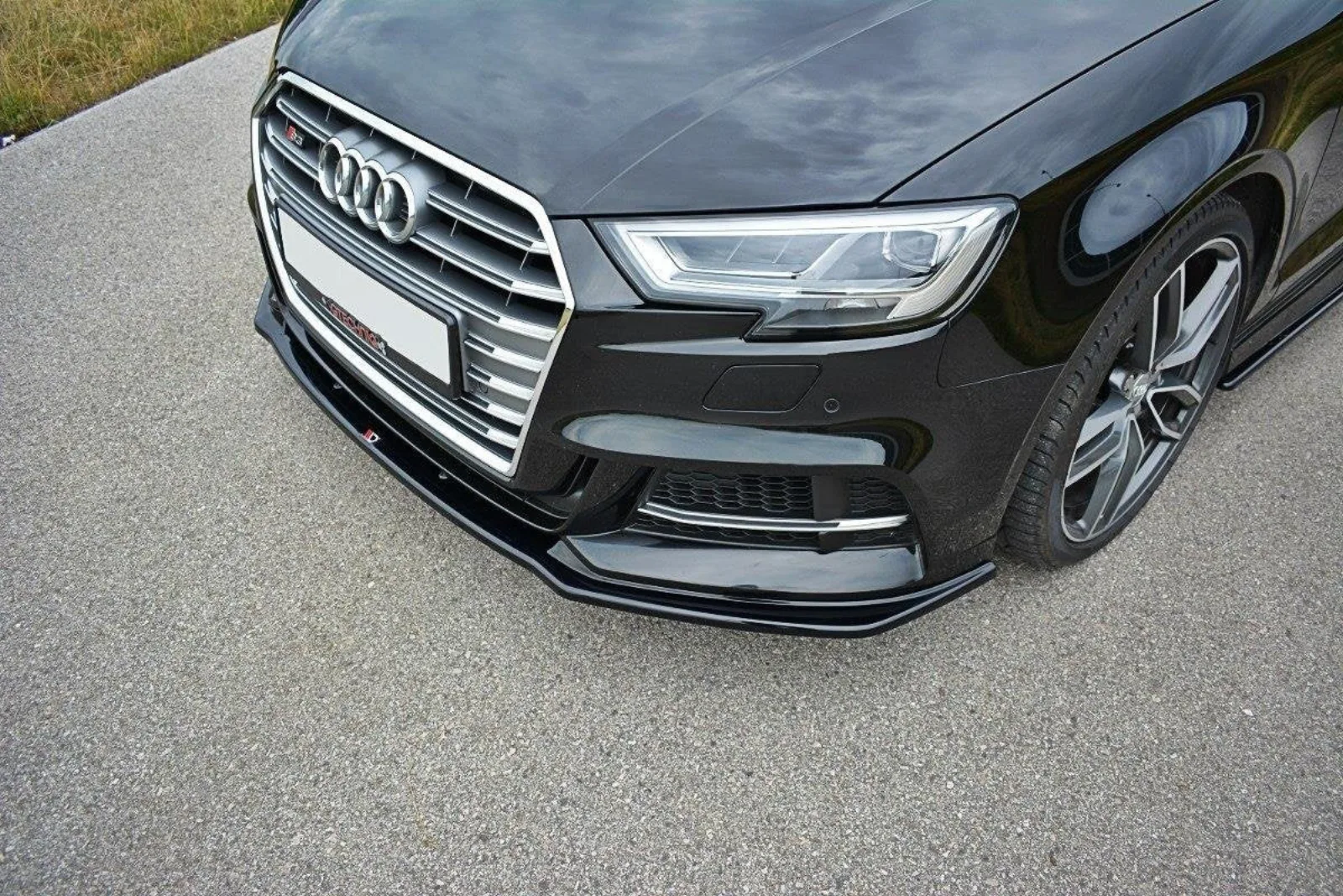 Front Splitter V.1 compatible with Audi S3 / A3 S-Line Hatchback / Sportback 8V Facelift