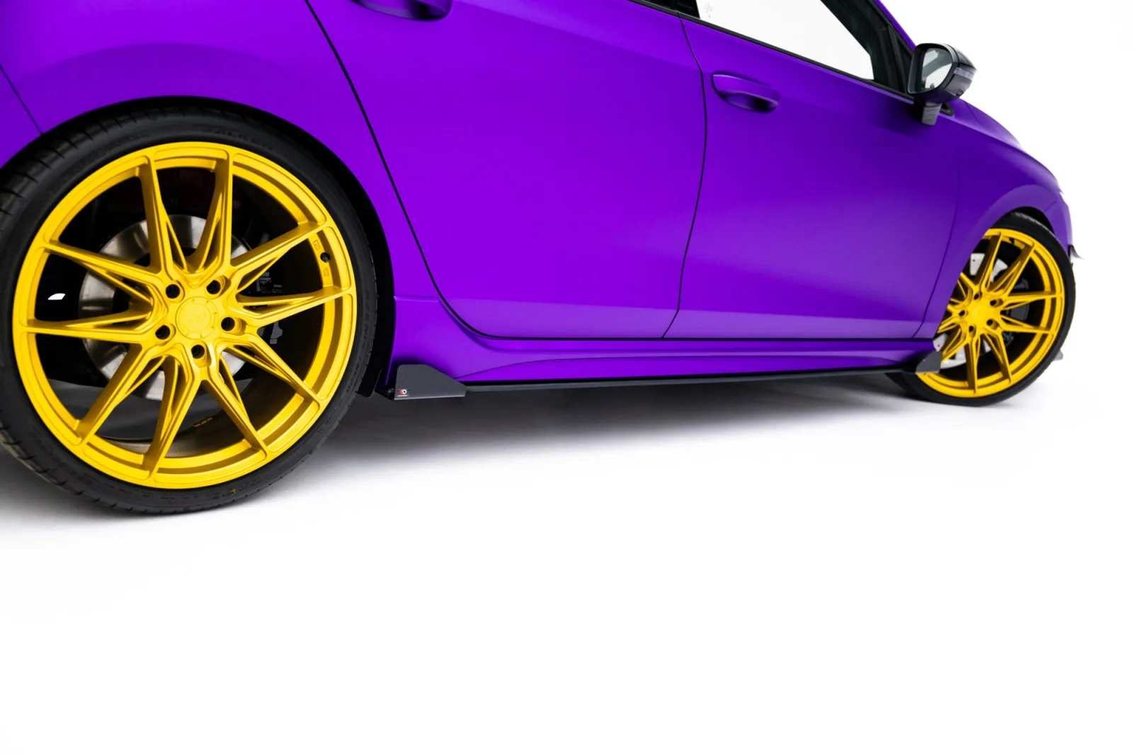 Side Flaps compatible with Volkswagen Golf R Hatchback Mk8 / Mk8 Facelift