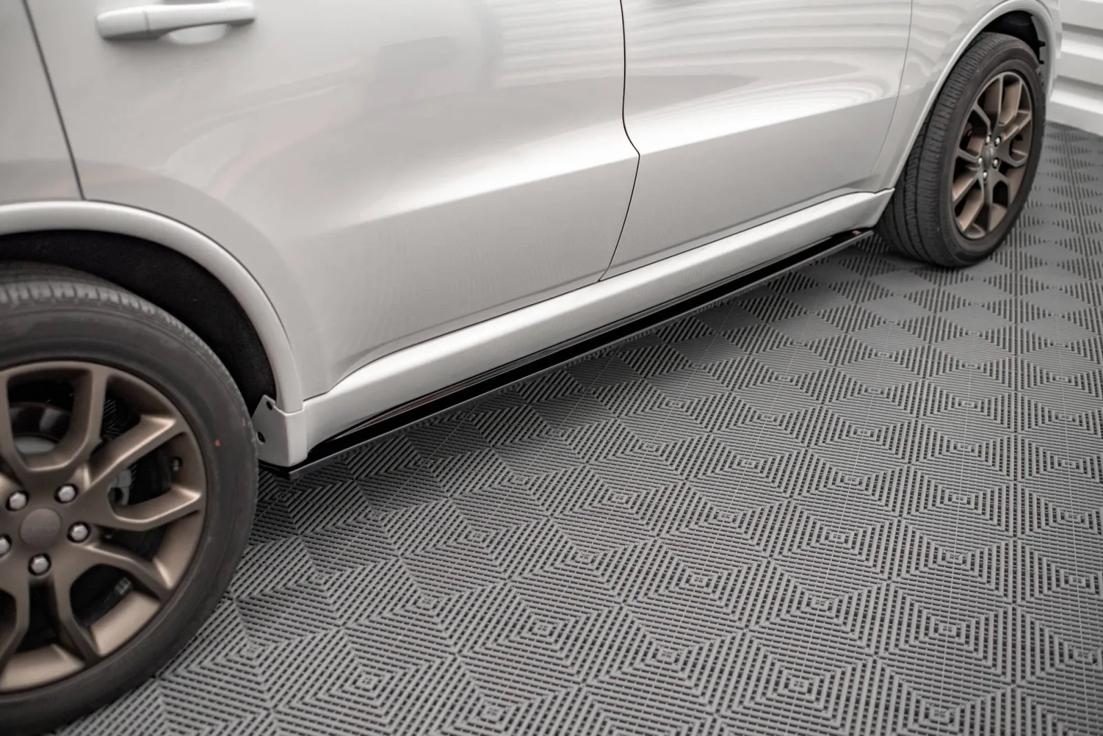 Side Skirts Diffusers compatible with Dodge Durango RT Mk3