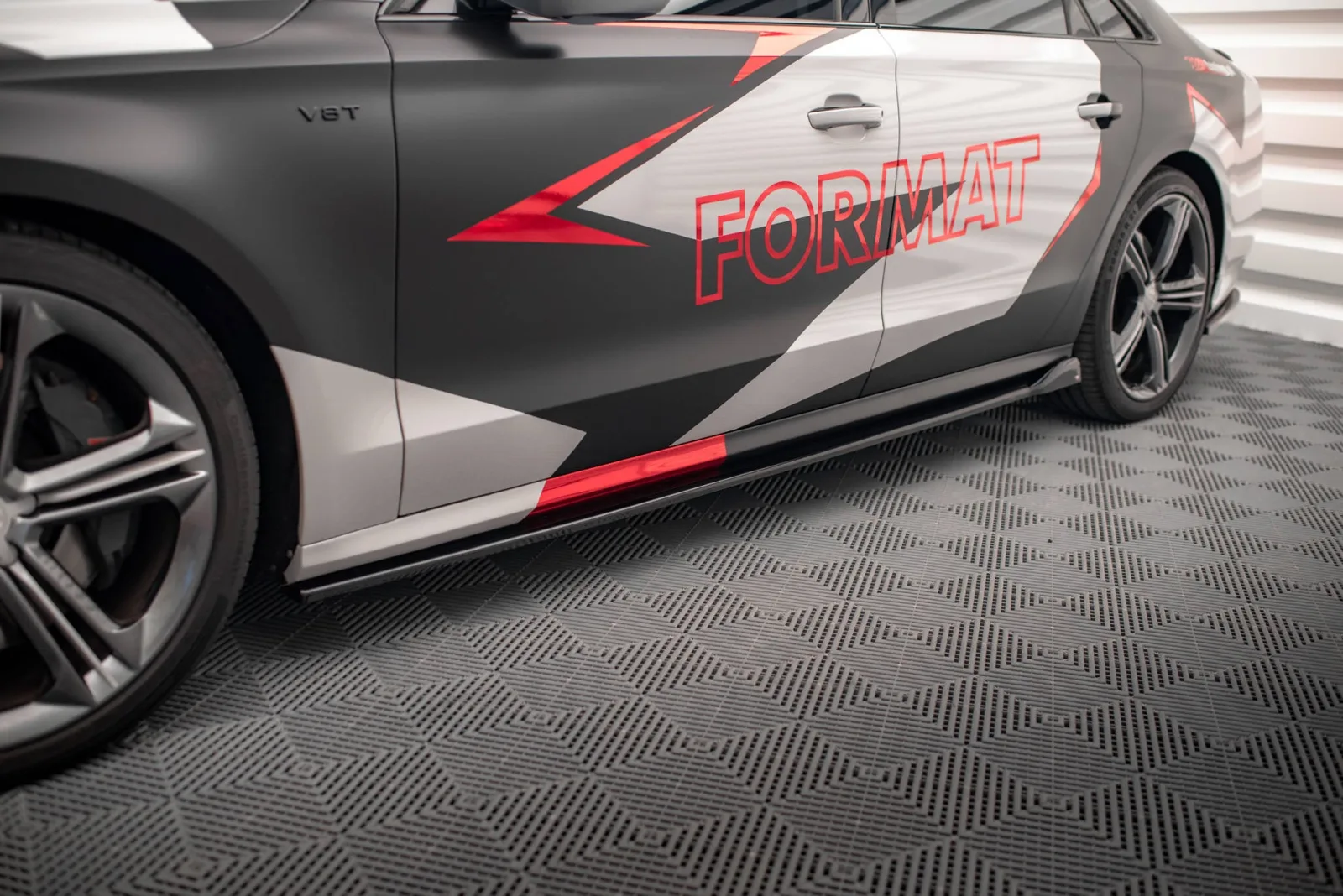 Side Skirts Diffusers V.2 compatible with Audi S8 D4