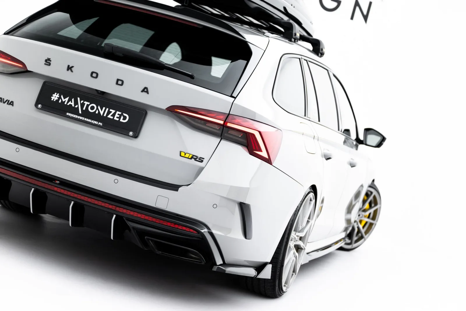 Rear Side Splitters V.8 compatible with Skoda Octavia RS Liftback / Combi Mk4