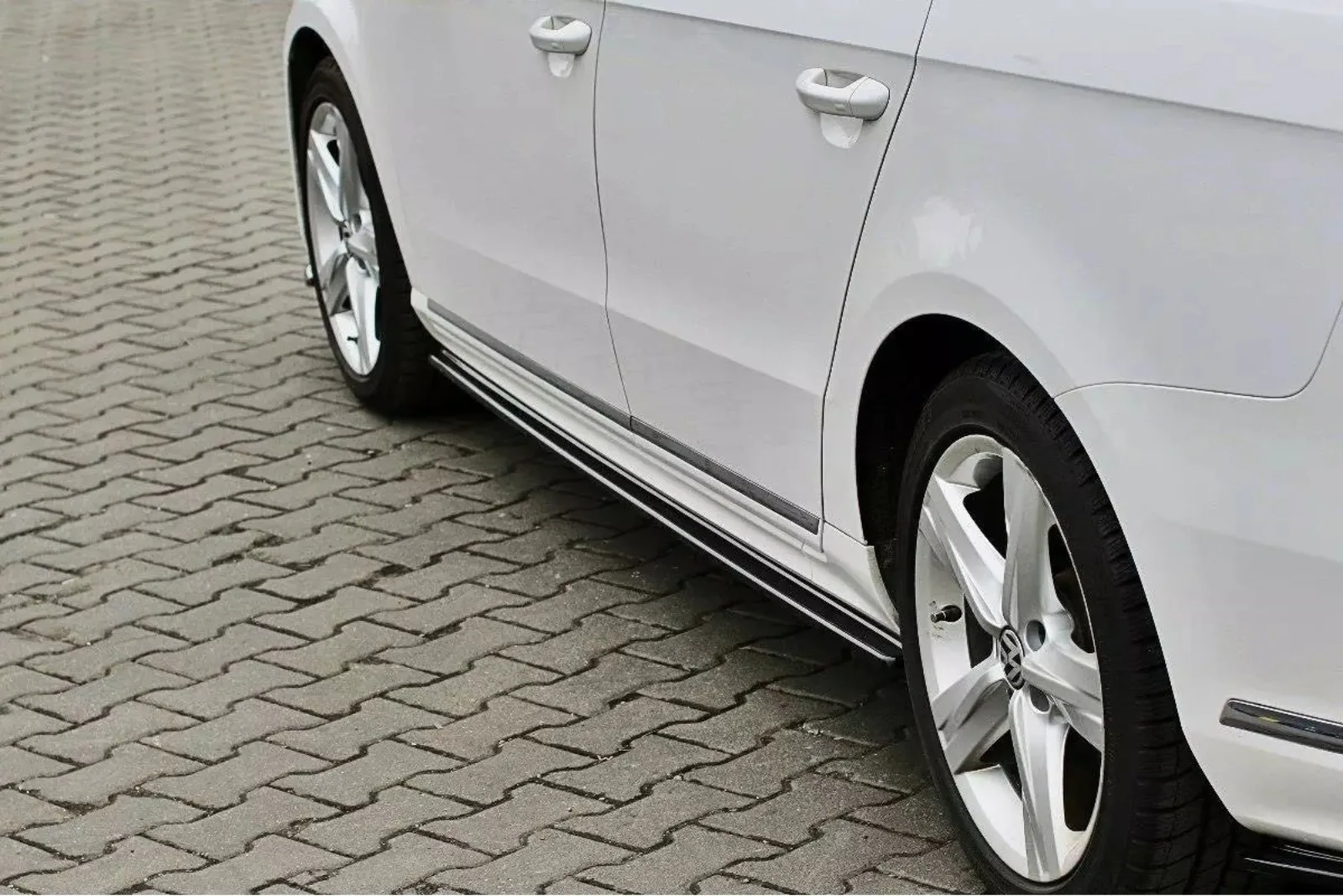 Side Skirts Diffusers compatible with Volkswagen Passat R-Line B7