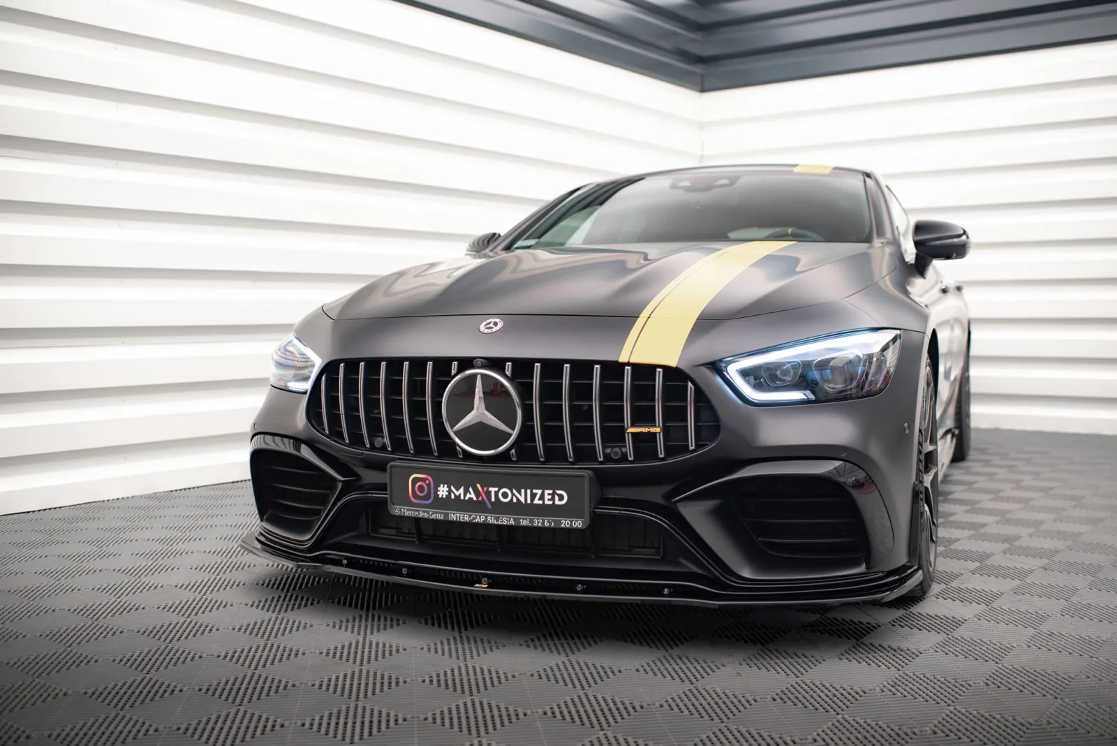 Front Splitter V.2 compatible with Mercedes-AMG GT 63S 4 Door Coupe Aero X290