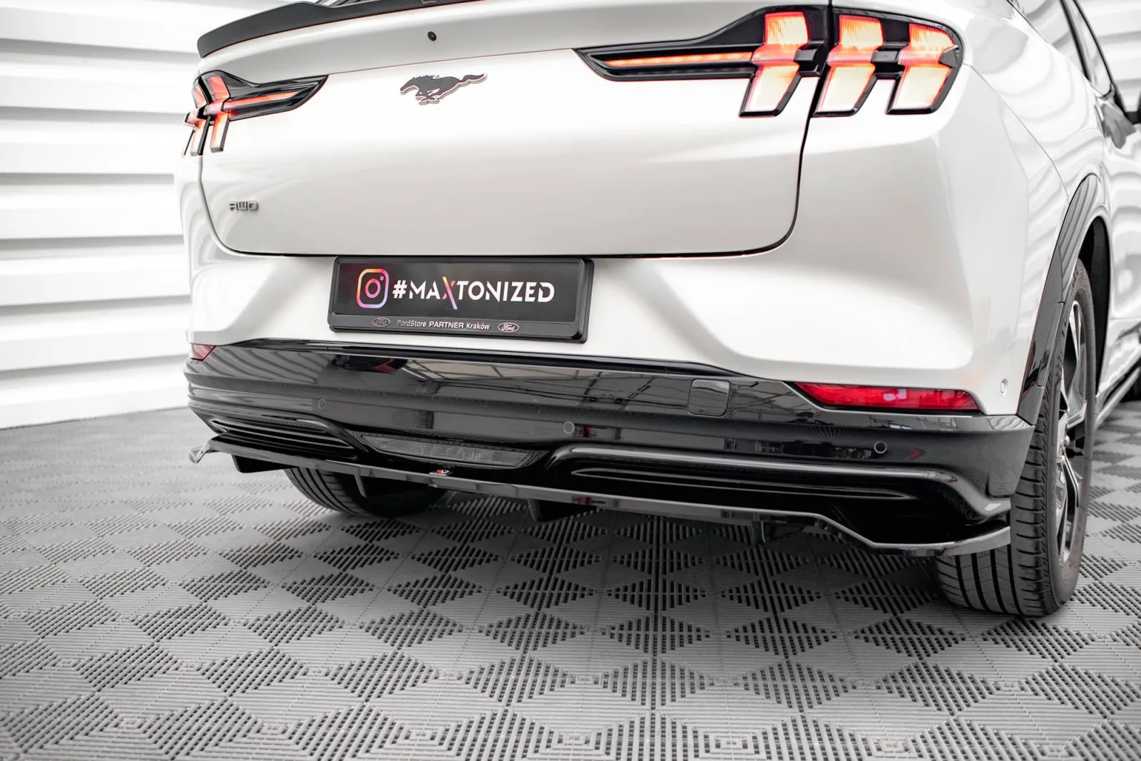 Rear Splitter (With Diffuser) compatible with Ford Mustang Mach-E Mk1