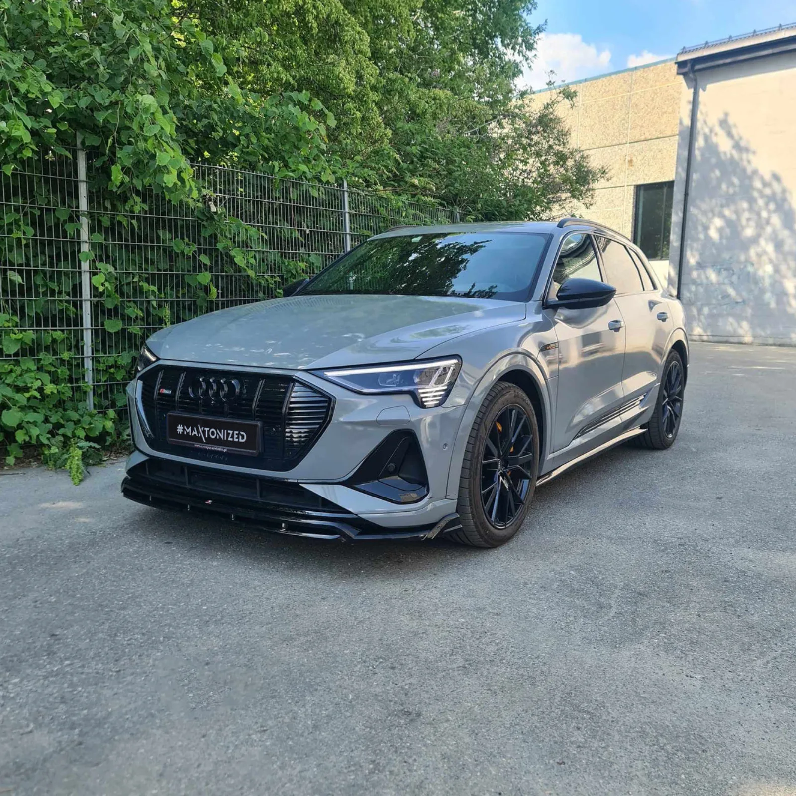 Front Splitter compatible with Audi e-Tron S-Line